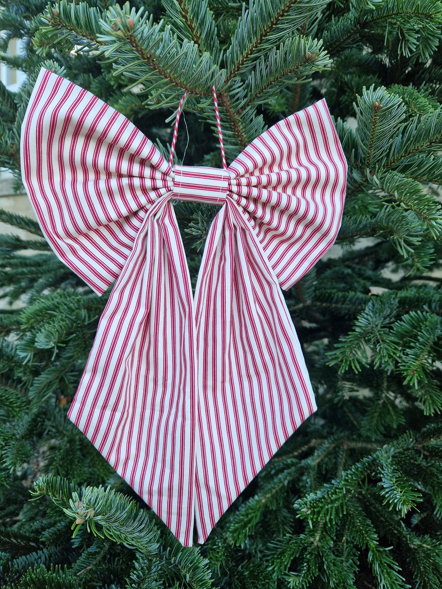 Red and White Medium Scandi Bow - pre-tied